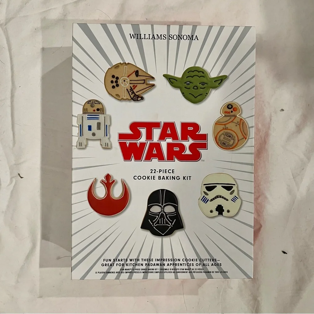 Williams Sonoma Star Wars Cookie Baking Kit - Red and Cream Accents
